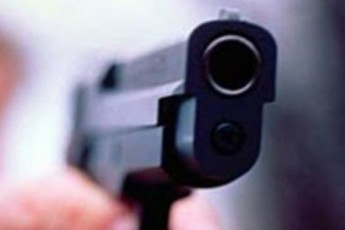 У Луцьку двоє поліцейських зі зброєю напали на неповнолітніх дітей − ЗМІ