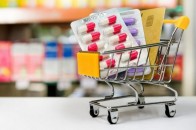 Українців закликають не купувати ліки в Інтернеті