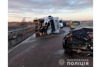 На трасі Київ-Ковель сталась ДТП, 30-річний волинянин у реанімації (фото)