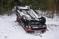 Українець потрапив у ДТП в Польщі, авто перекинулось на дах (фото, відео)