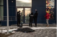 Залишила 3 записки: молода жінка вистрибнула з вікна 23-поверхового будинку (фото)