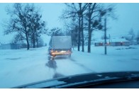 На Волині водій їхав з колодою замість колеса (відео)