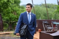 Смертна кара та припинення війни: українці запропонували Зеленському пункти президентської кампанії