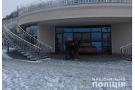 Невідомі прикували перехожого та пограбували у Києві (Фото)