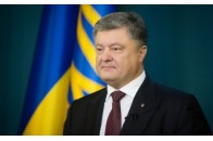 У Луцьку блогеру не дали задати питання Порошенку охоронці президента (відео)
