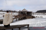 Всі як сім'я: на Волині активіст влаштував купання на Водохреща (фото)