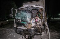 Моторошне зіткнення вантажівок сталось під Києвом, водій загинув (фото)