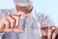 Кір не відступає: у Луцьку медики вакцинували понад 3 тисячі людей