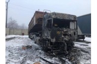 Голові ОТГ під Луцьком спалили дві вантажівки та екскаватор (фото)