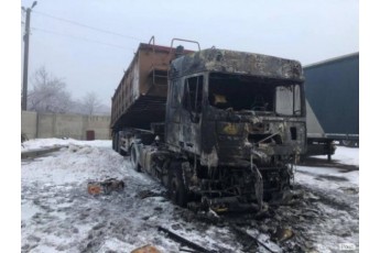 Головні новини Волині 30 січня: Голові ОТГ під Луцьком спалили дві вантажівки та екскаватор; на Волині затримали хулігана, який розбитою пляшкою різав собі вени