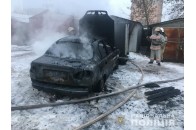 Тіло чоловіка знайшли у згорілому вщент легковику (Фото)