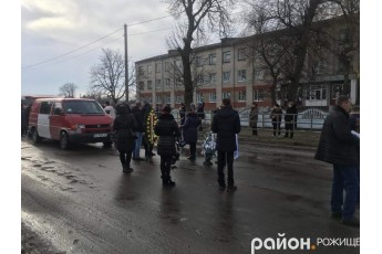 На Волині попрощалися із першокласником, якого знайшли у Стиру (фото)