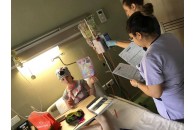 Не чує на одне вухо та проводить другий курс хімії: маленькій лучанці потрібні кошти на лікування страшної хвороби