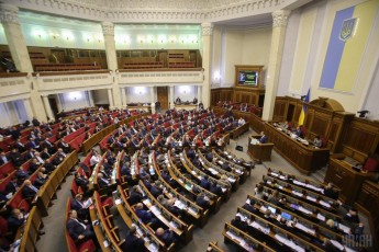 Потрапити у парламент можуть відразу 6 партій