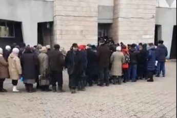 Підкуп виборців для Порошенка проводять прямо у міськраді Дніпра (відео)