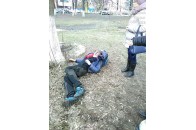 Знайшли без свідомості: у Луцьку роми побили та пограбували чоловіка (Фото)