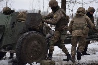 На Донбасі українські військові взяли в полон бойовика