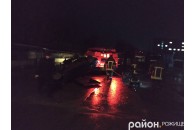 На Волині автомобіль перекинувся на дах після зіткнення зі сходами (фото)