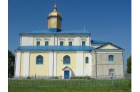 Церковні баталії: у селі під Луцьком прихильники МП разом зі священиками намагались увірватись до храму