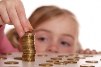 Арешт і примусові роботи: як в Україні карають злісних неплатників аліментів