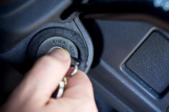 У волинянина з двору будинку викрали автівку