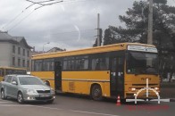 У Луцьку легковик зіткнувся з автобусом (Фото)