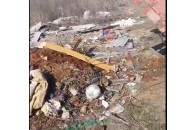 Заплаву річки Стир під Луцьком завалюють сміттям з причепа