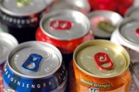 В Україні хочуть заборонити продаж енергетиків неповнолітнiм