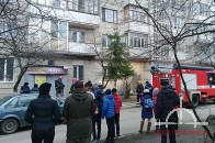 У луцькій багатоповерхівці безхатьки підпалили підвал (Фото)