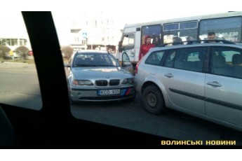 ДТП у Луцьку: зіткнулись два легковики (фото)