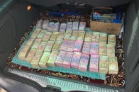 Land Rover, у якому перевозили 2,5 мільйона на підкуп виборців, затримали на Рівненщині