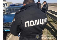 Смертельна аварія на Київській трасі: вантажівка переїхала ремонтників (фото)