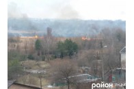 У Луцьку горить берег Стиру (фото)