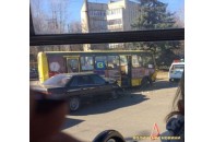 У Луцьку автомобіль врізався у маршрутку (фото)