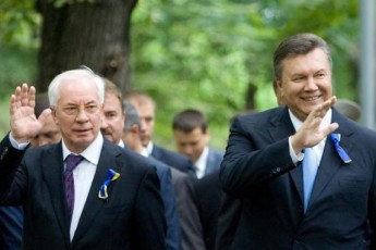 Янукович та Азаров включені до списків виборців