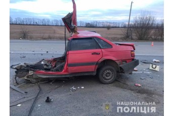 Моторошна ДТП під Вінницею: від удару авто розірвало навпіл (Фото)