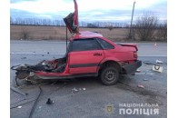 Моторошна ДТП під Вінницею: від удару авто розірвало навпіл (Фото)