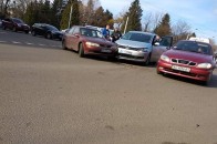 Біля меморіалу у Луцьку не розминулись два авто