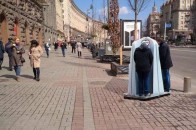 На українських вулицях з'явилися відкриті пісуари