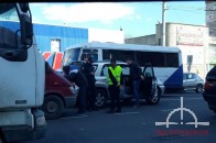 У Луцьку бус врізався у позашляховик