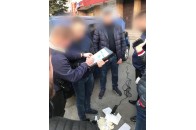 Головні новини Волині 3 квітня: У Луцьку на хабарі затримали начальника Держгеокадастру Волині; Помер онкохворий волинянин, якому збирали кошти на лікування