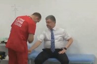 Порошенко здав аналізи на стадіоні: лише обраних журналістів пустили