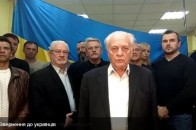 Волонтери, активісти та добровольці закликали не голосувати за Президента Порошенка