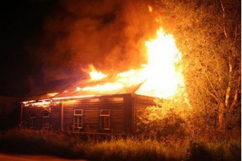 Пожежу гасили водії маршруток: на Волині загорівся житловий будинок