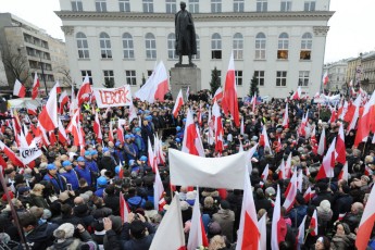 Польщу охопив безстроковий страйк вчителів