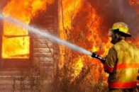 На Волині постраждала жінка, яка намагалась загасити пожежу
