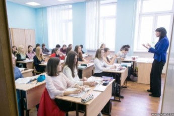 В українських школах проводять лекції про 