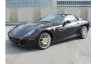 Свинарчук-Гладковський, який розкрадав оборонку, придбав елітний Ferrari