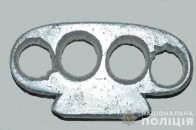 У волинянина під час огляду знайшли кастет