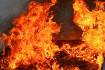 Чоловіка вбили та спалили у власному будинку на Сумщині